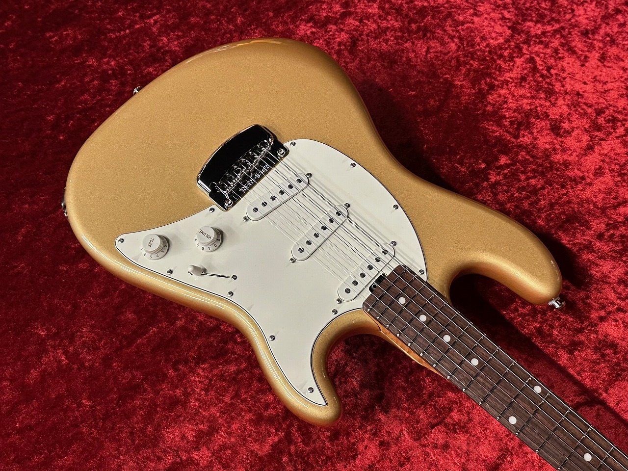 MUSIC MAN Cutlass HT SSS -Golden Delicious- ≒3.354Kg（新品/送料