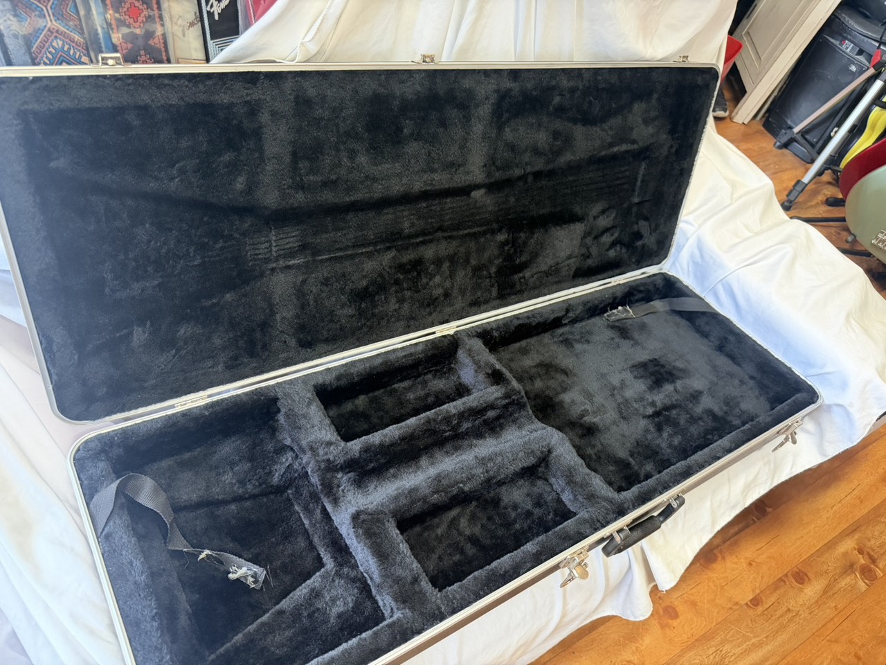 メーカー不明 ノーブランド エレキギター用ハードケース（中古）【楽器
