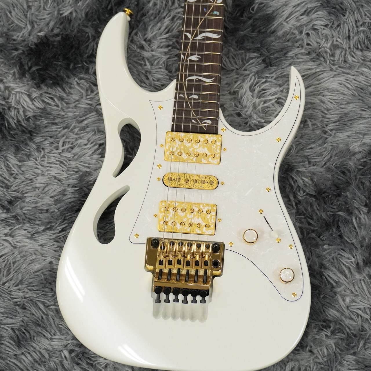 Ibanez PIA3761-SLW (Stallion White) Steve Vai Signature【特価】【日本製】