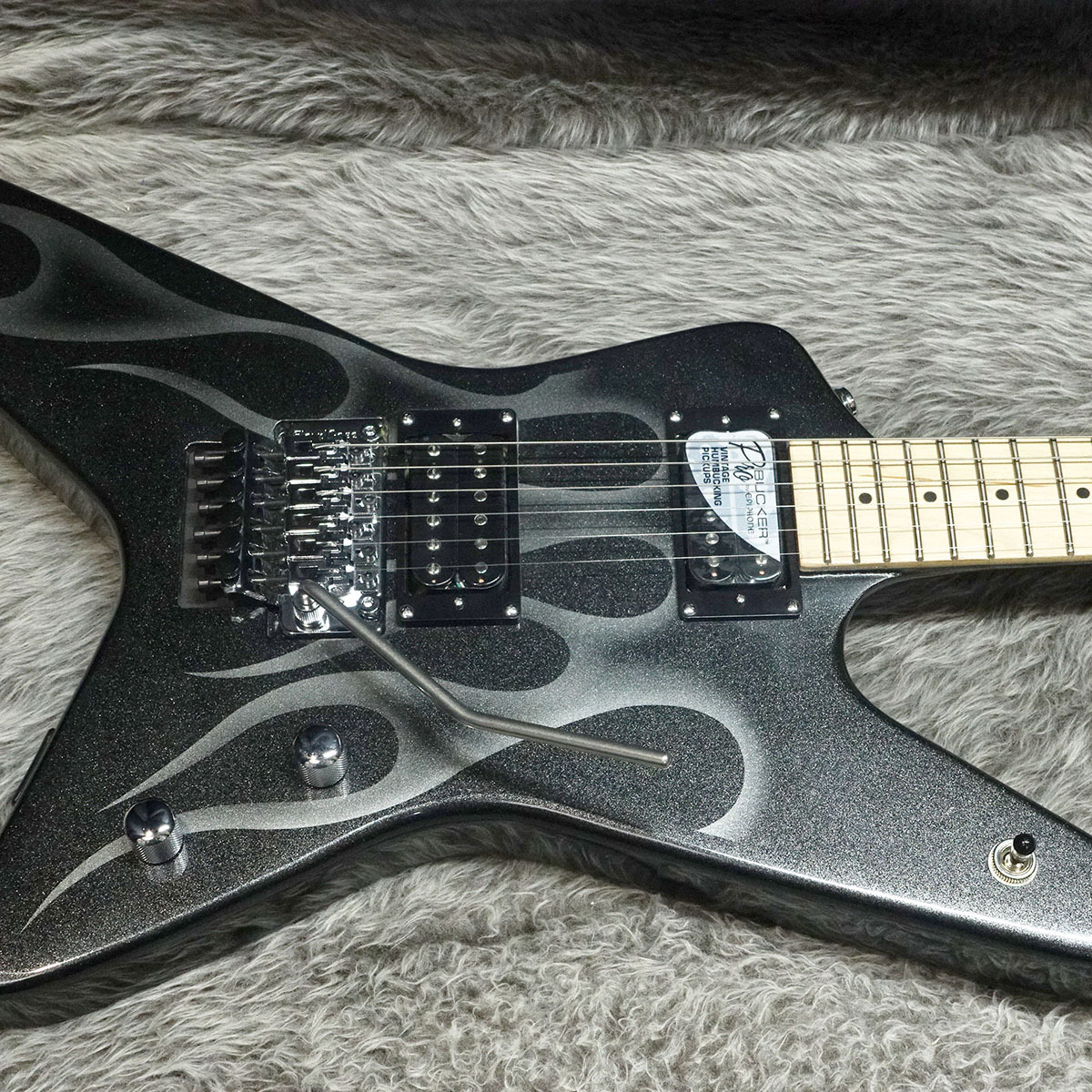 KRAMER Tracii Guns Gunstar Voyager Black Metallic and Silver Ghost