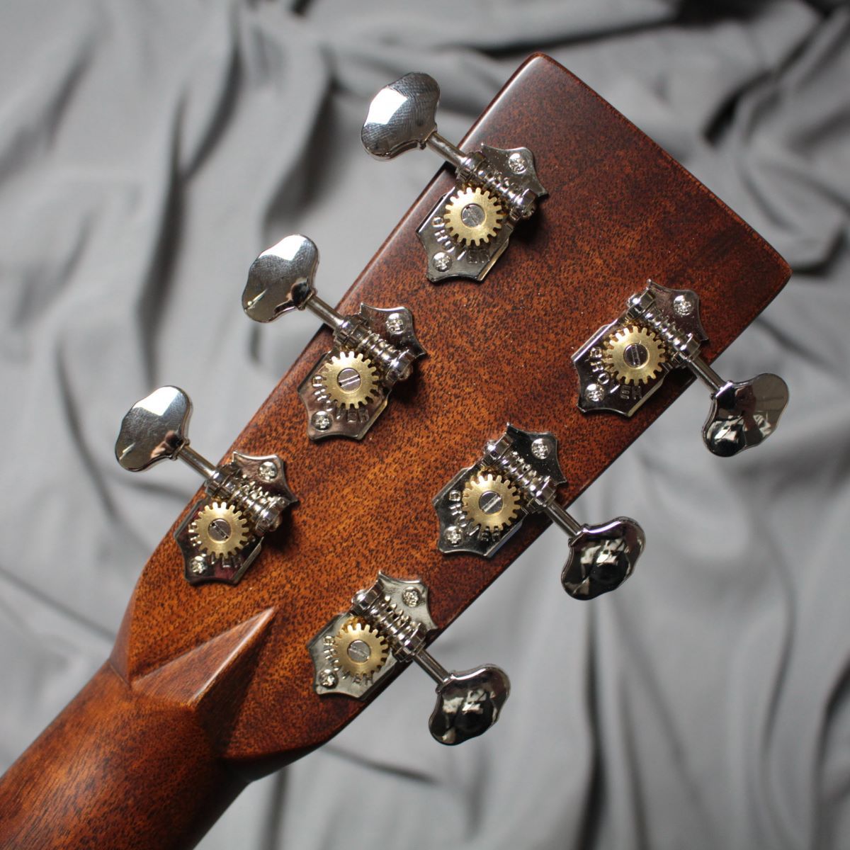 Martin OM-28 Standard【トップ割れ補修跡ありの為お買い得プライス