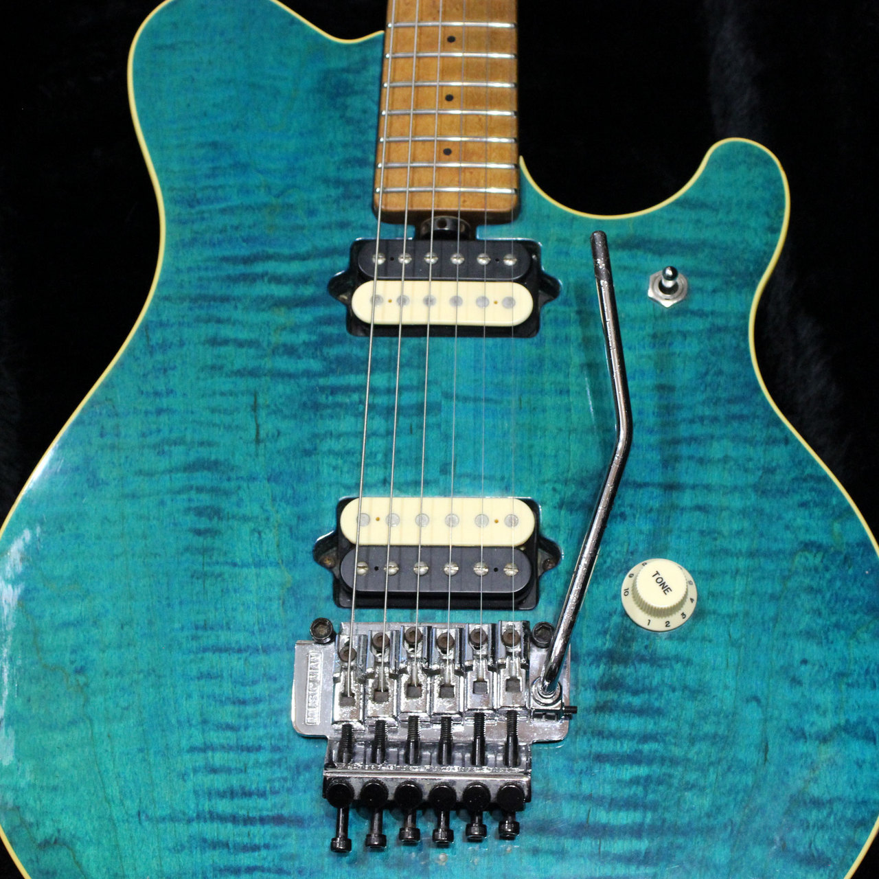 MUSIC MAN EVH Signature VAN HALEN BLUE TRANSLUCENT エディ・ヴァン・ヘイレン  1992年製です。（中古）【楽器検索デジマート】