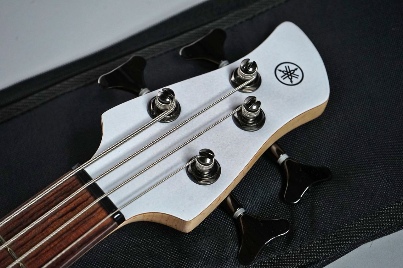 YAMAHA TRBX504 Translucent White 重量3.64Kg 現物写真（新品