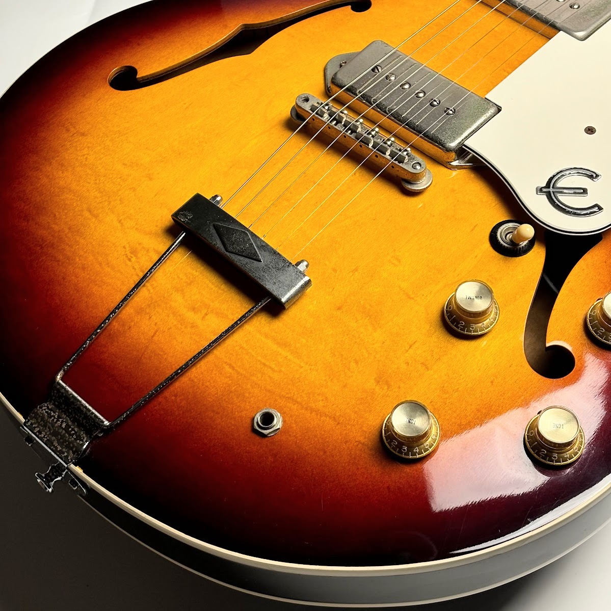 ギター Epiphone Casino Vintage Sunburst Amazon | Epiphone Casino Vintage Sunburst エレキギター
