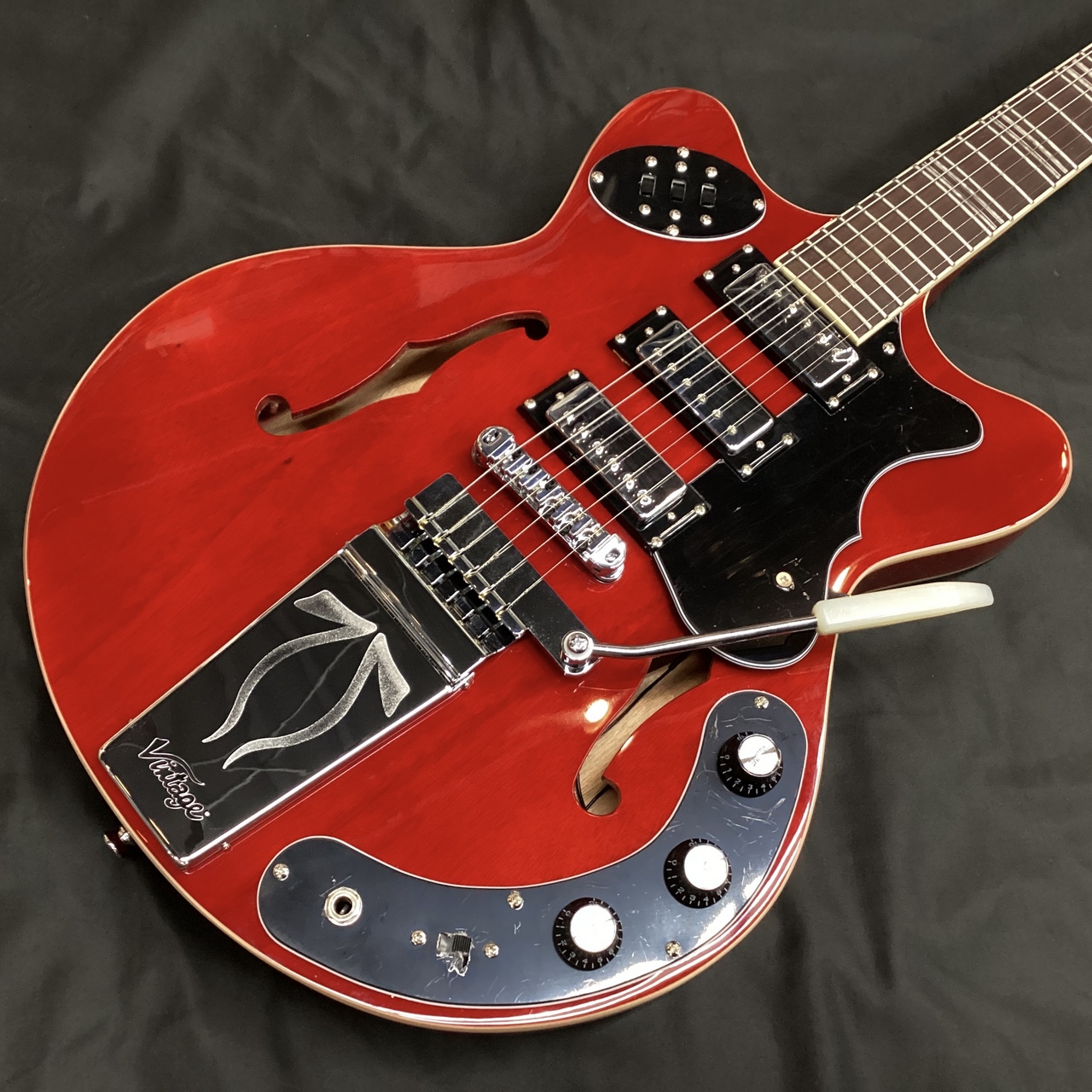 見事な創造力 VRH300CR Vintage REVO Red 'Superthin'/Cherry Series ギター