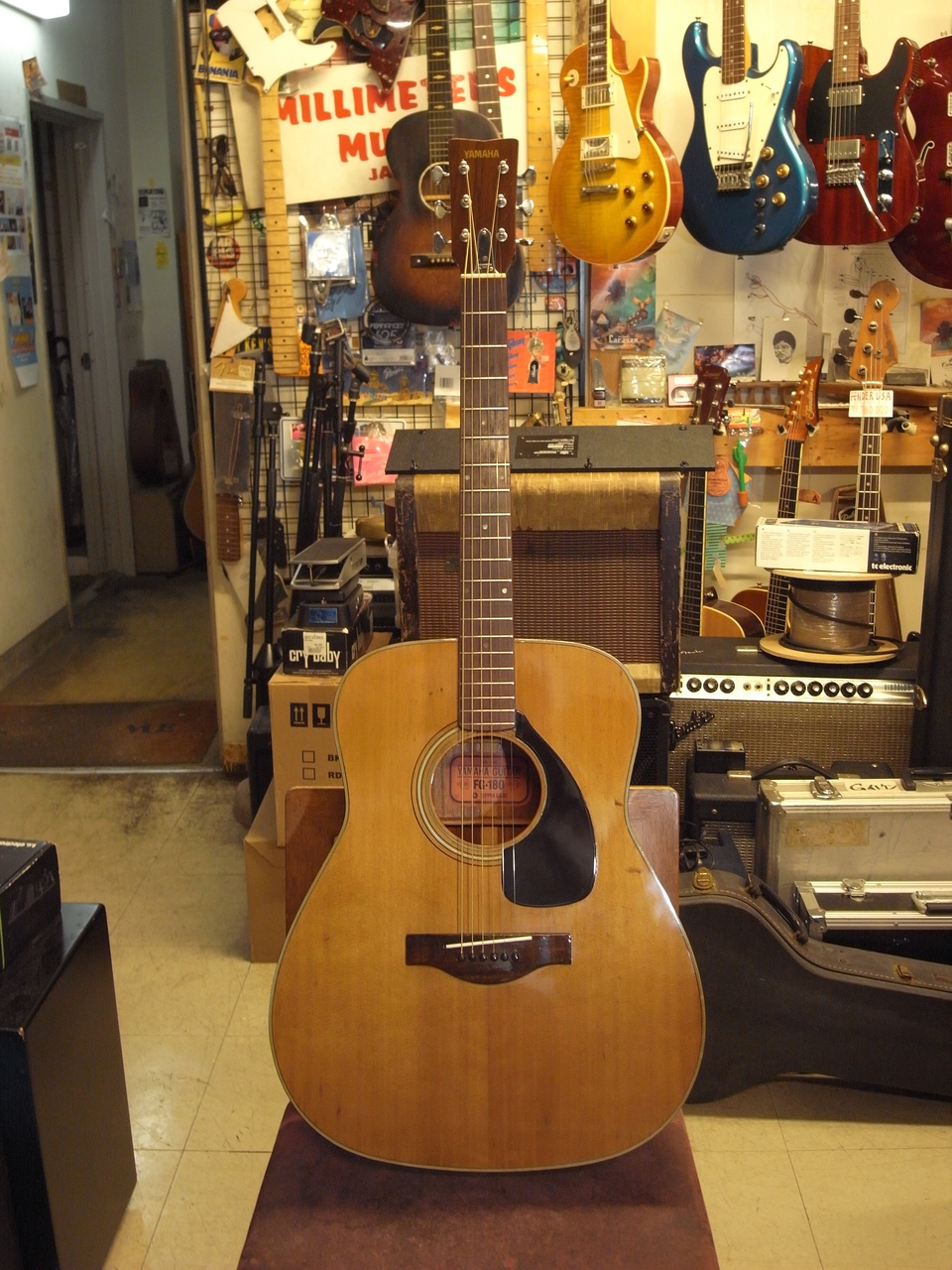 YAMAHA FG-180 ジャパンヴィンテージ Yamaha FG-180 RED Label Acoustic Guitar vintage from Japan