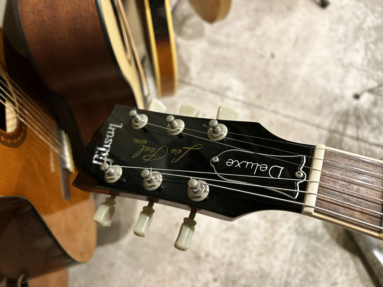 Gibson Gibson Les Paul Deluxe Cherry Sunburst Limited Edition 2000 