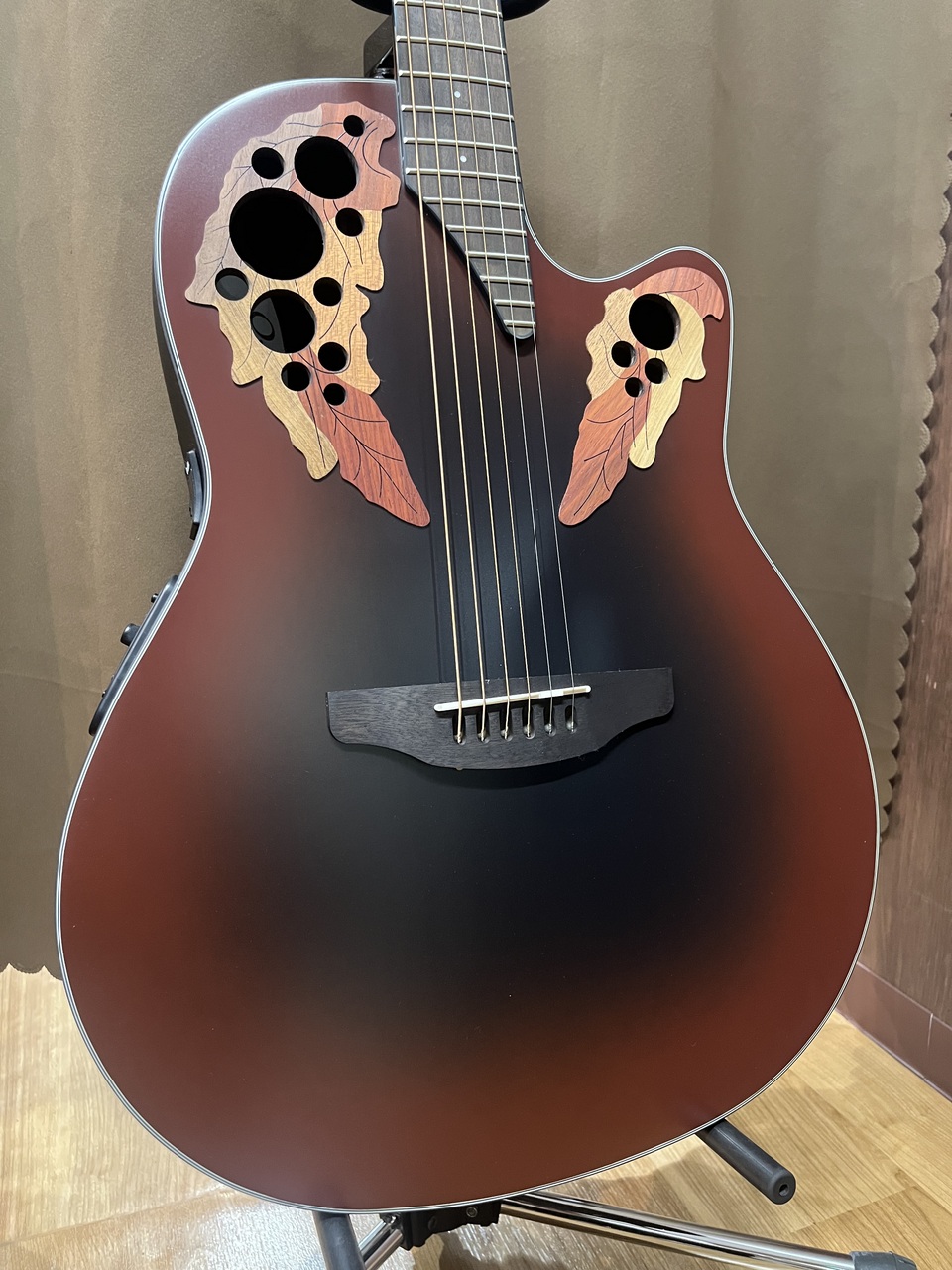 Ovation CE44 RBB（新品特価）【楽器検索デジマート】