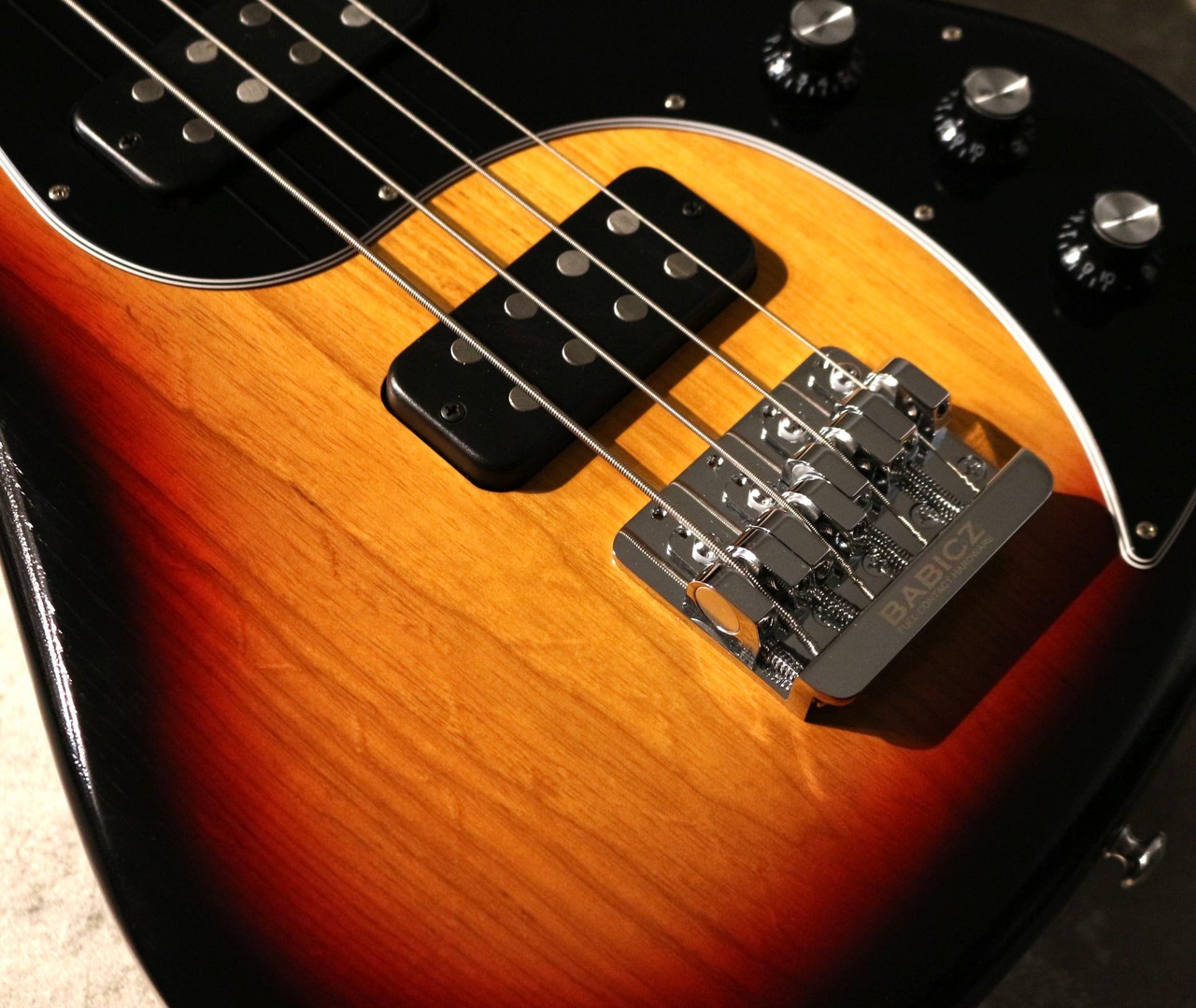 Gibson EB Bass -3 Tone Sunburst-【軽量3.62kg】【2014年製