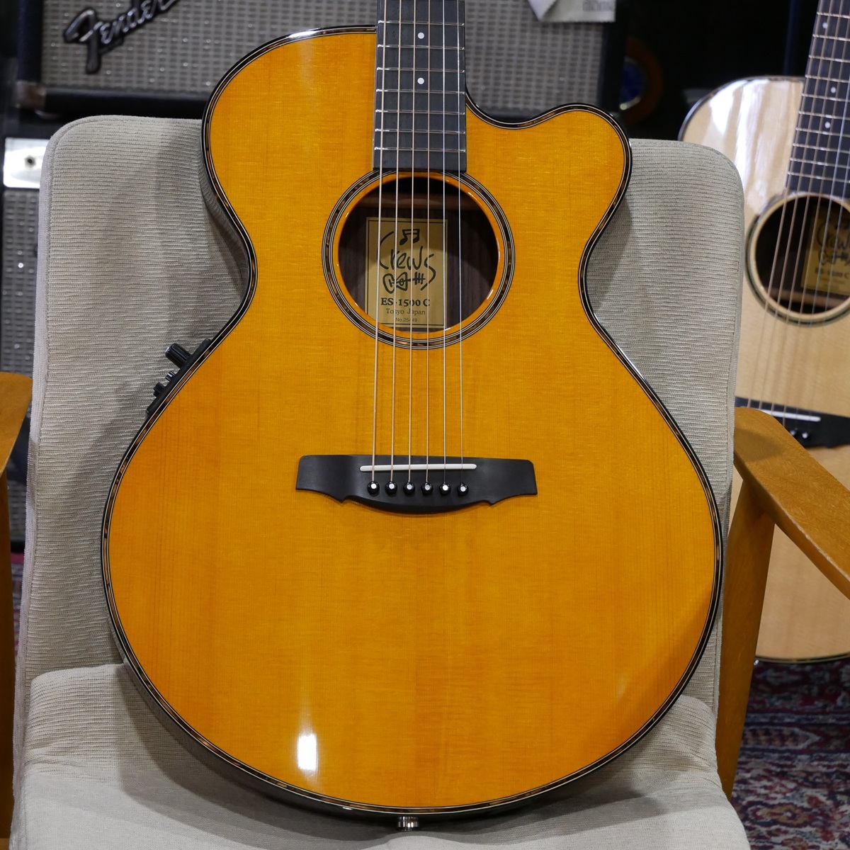 Crews Maniac Sound ES-1500C / Natural Yellow 【抜群の演奏性を誇る