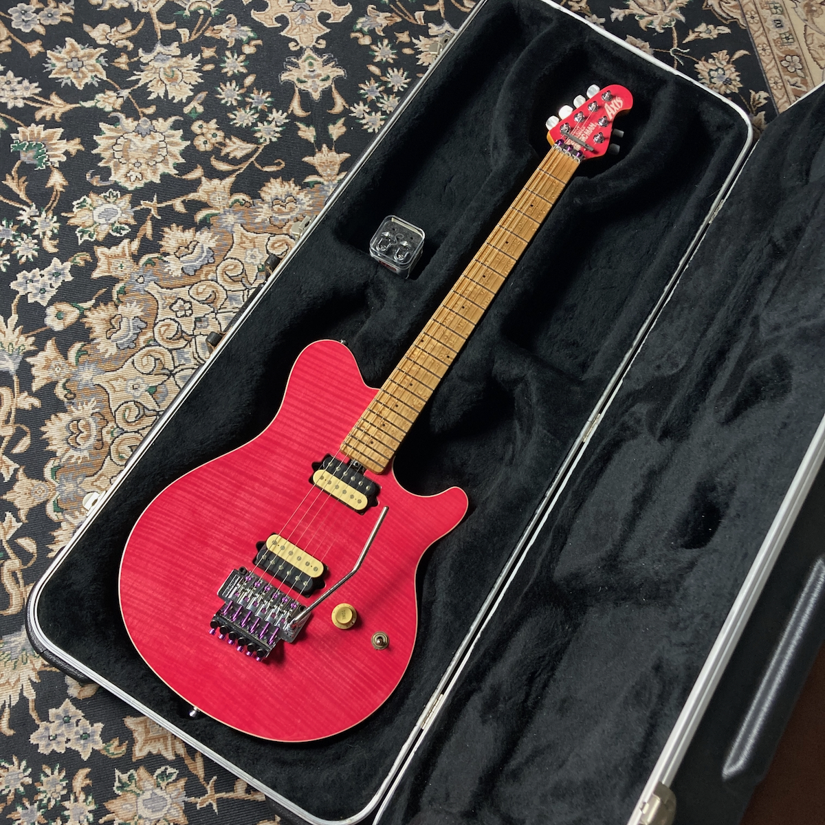 MUSIC MAN AXIS (Trans Pink) Refinish Mod 2002（中古）【楽器検索