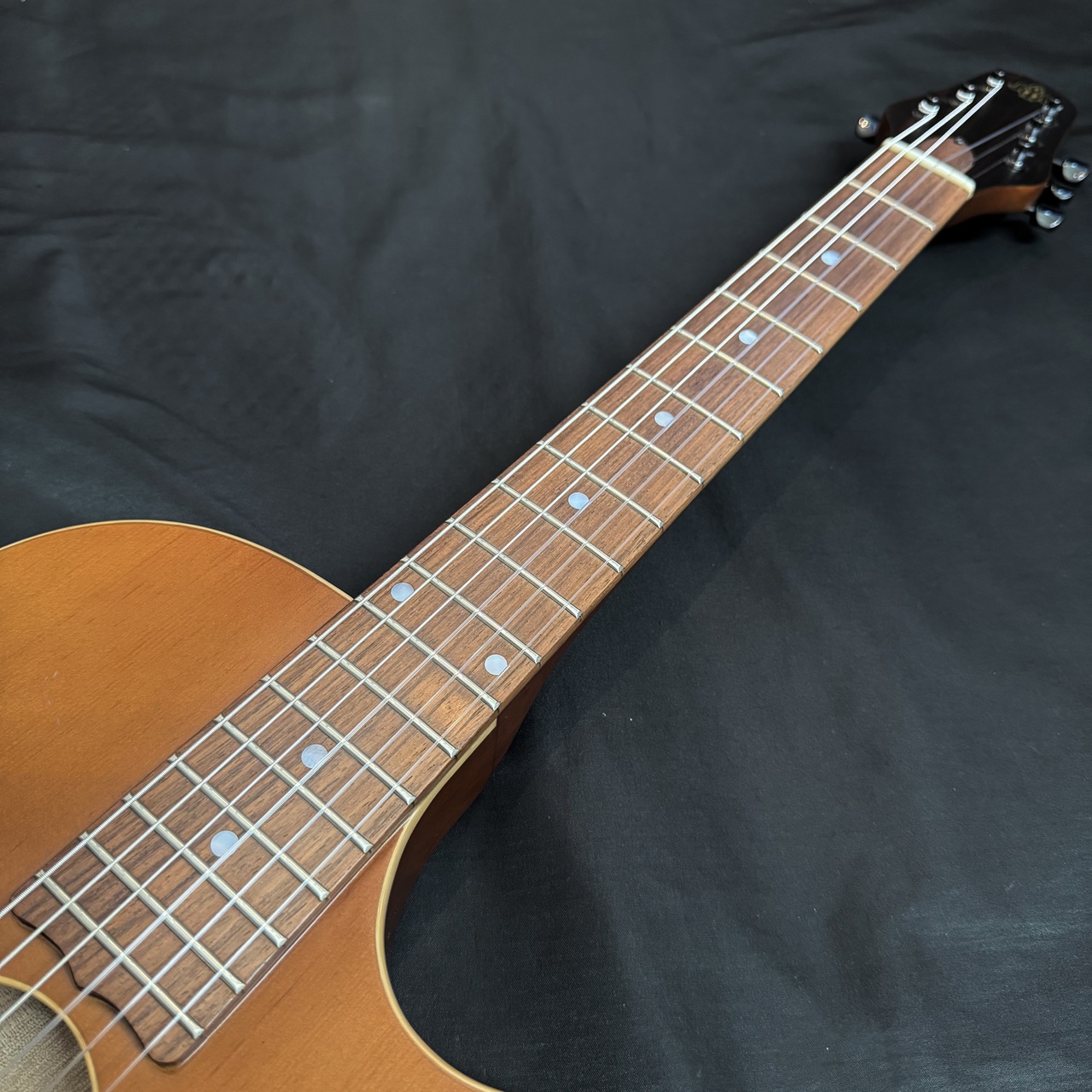 BAMBOOINN ( バンブーイン ) 純正ピックアップ付 エレアコギター 赤