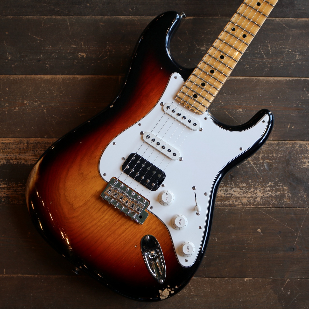 Fender Custom Shop 1965 Stratocaster HSS Relic 3-Color Sunburst
