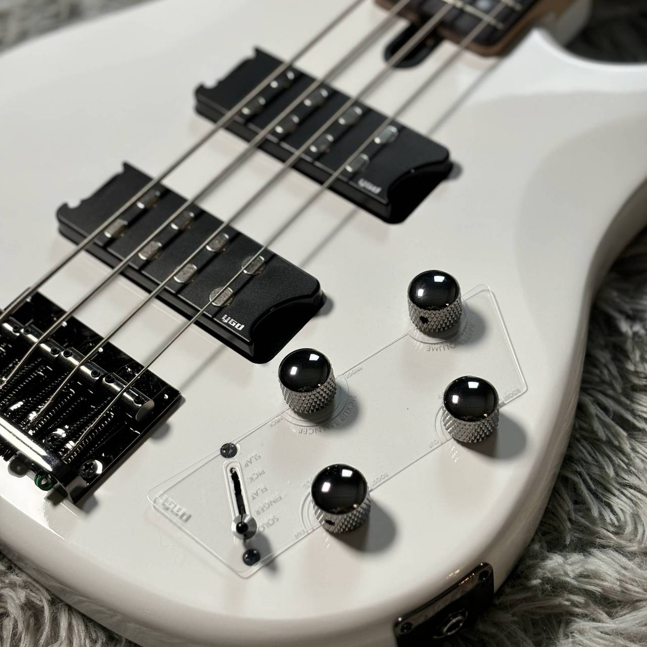 BUSKER'S エレキベース ホワイト YAMAHA 【実物写真】TRBX304 WH (ホワイト) エレキベースTRBX300