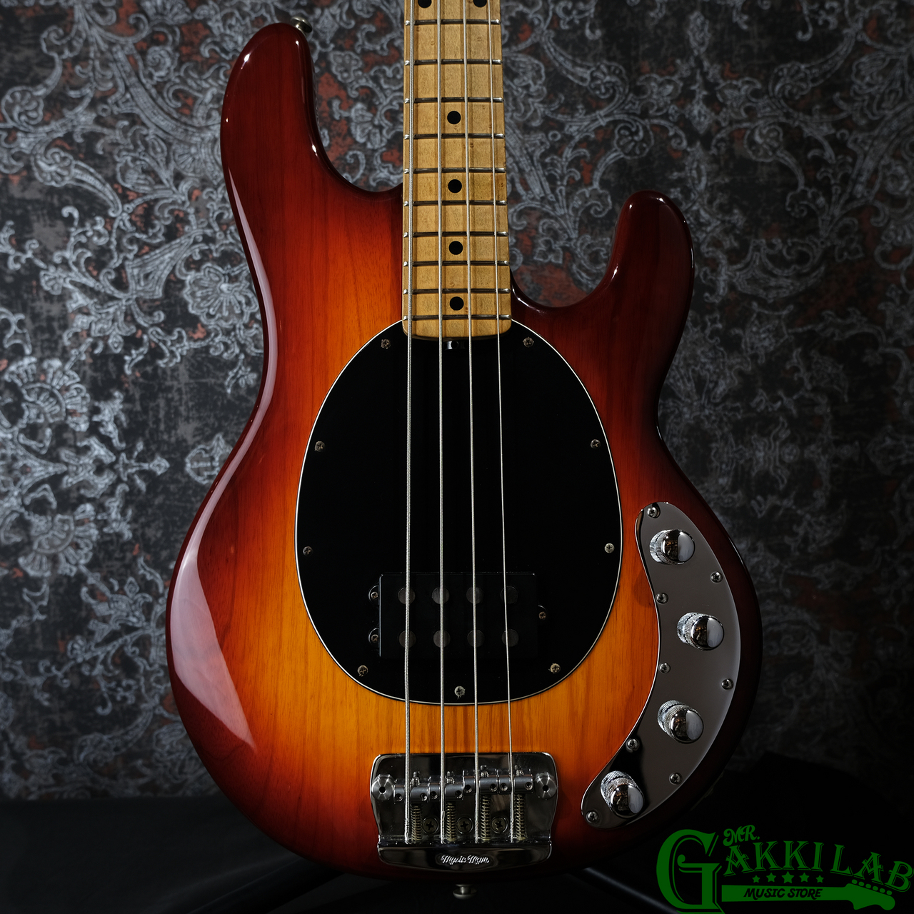【うにほた】MusicMan スティングレイ SR4 2012年 USA製 MusicMan スティングレイ SR4 2012年 USA製 ベース