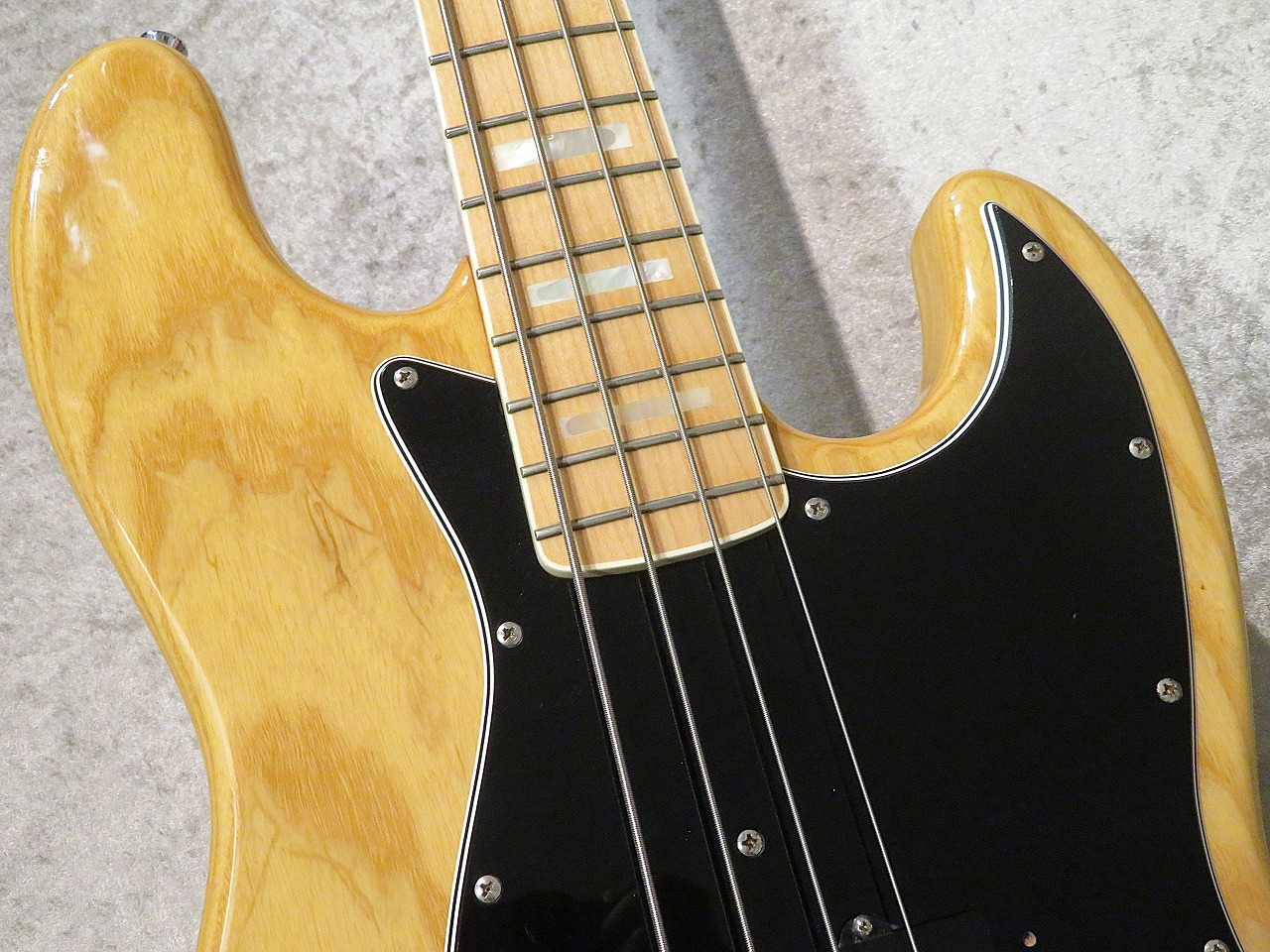 ヴァンザント ジャズベース Van Zandt BASS Series