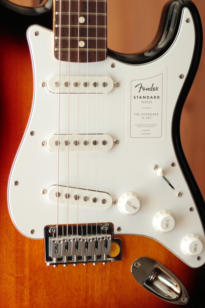Fender Standard Stratocaster 3-Color Sunburst（新品/送料無料
