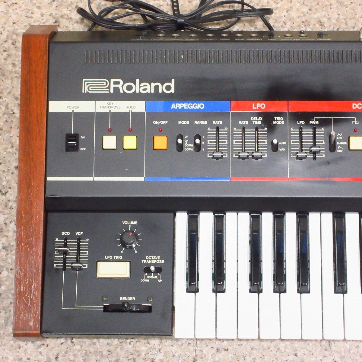 Roland JUNO-60 シンセサイザー
(ハードケース付) Roland | JUNO-60 | ヴィンテージ - Vintage - シンセサイザー