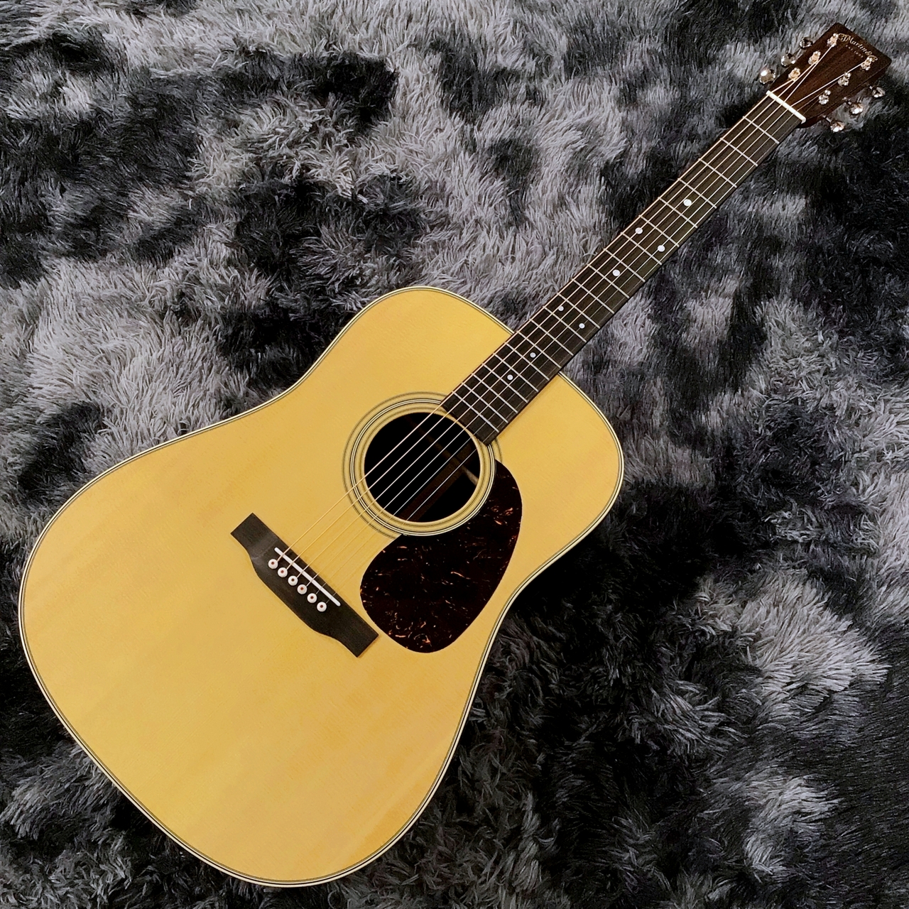 Amazon.com: Martin Guitar D-28 Modern Deluxe Acoustic Guitar