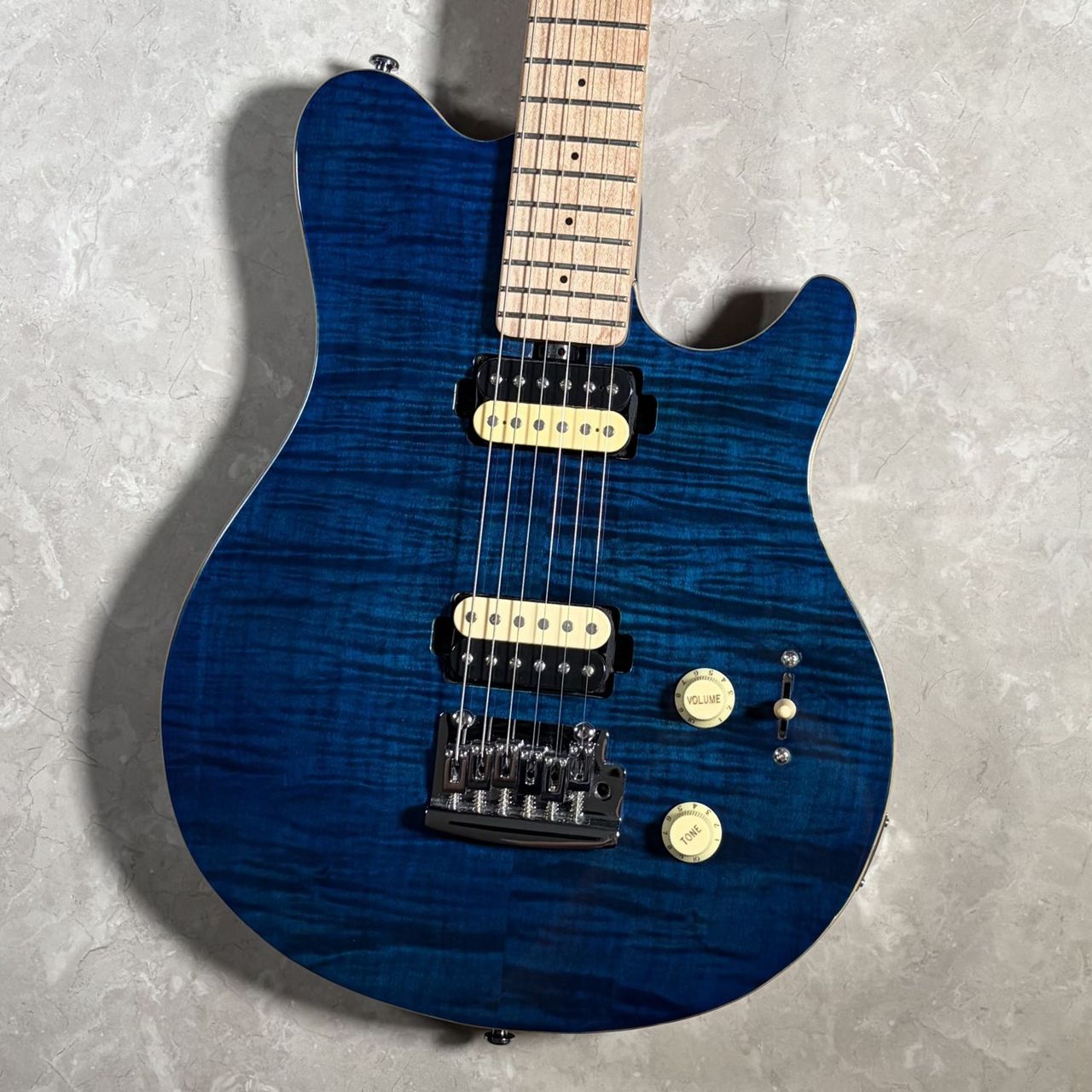 楽器3点 MUSIC MAN Axis AX3 Blue 【S/N B185582 /3.30kg】 6回まで無金利
