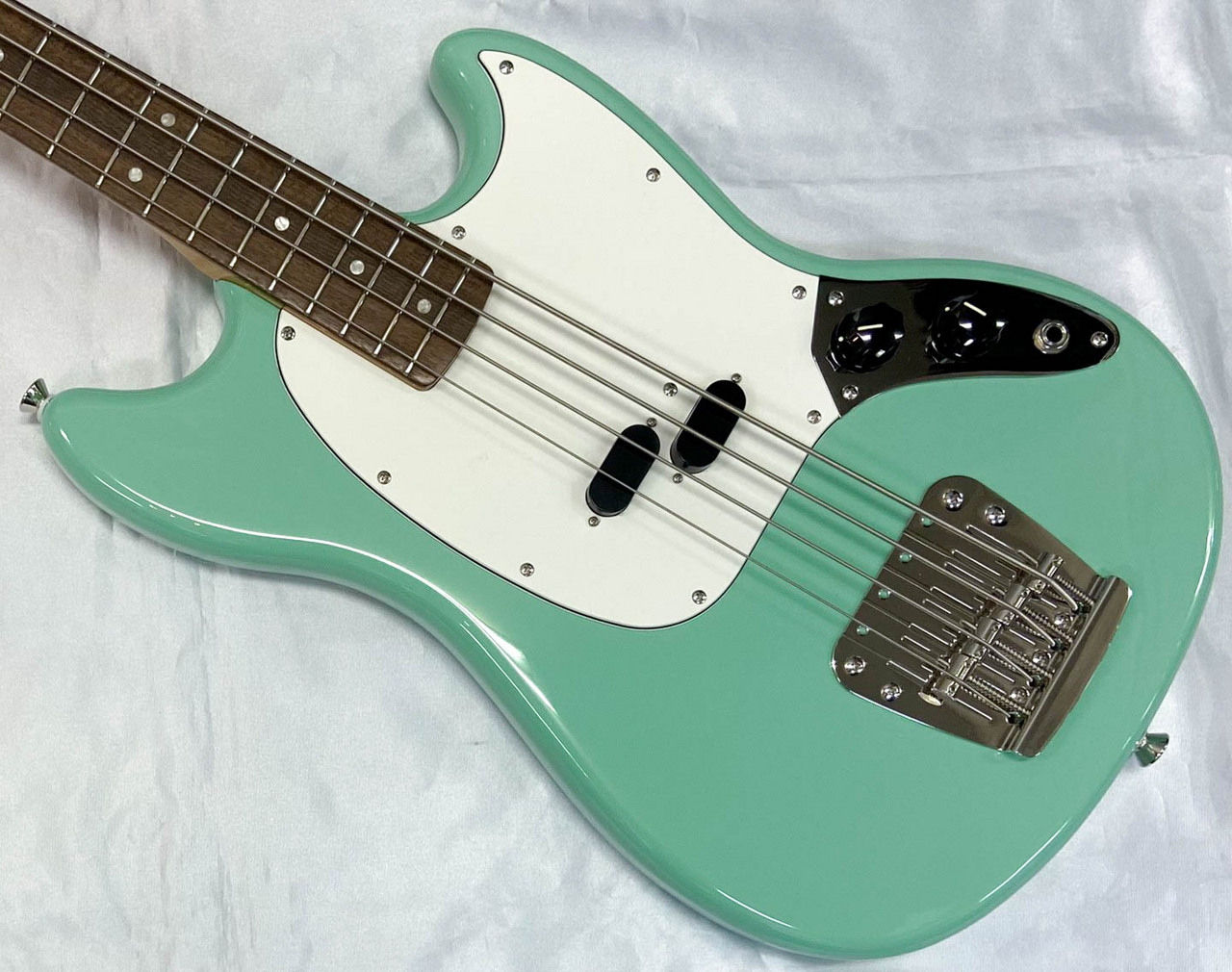Squier by Fender Classic Vibe '60s Mustang Bass Surf Green