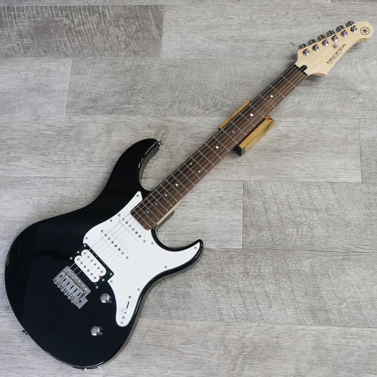 YAMAHA PACIFICA112V BK（新品）【楽器検索デジマート】