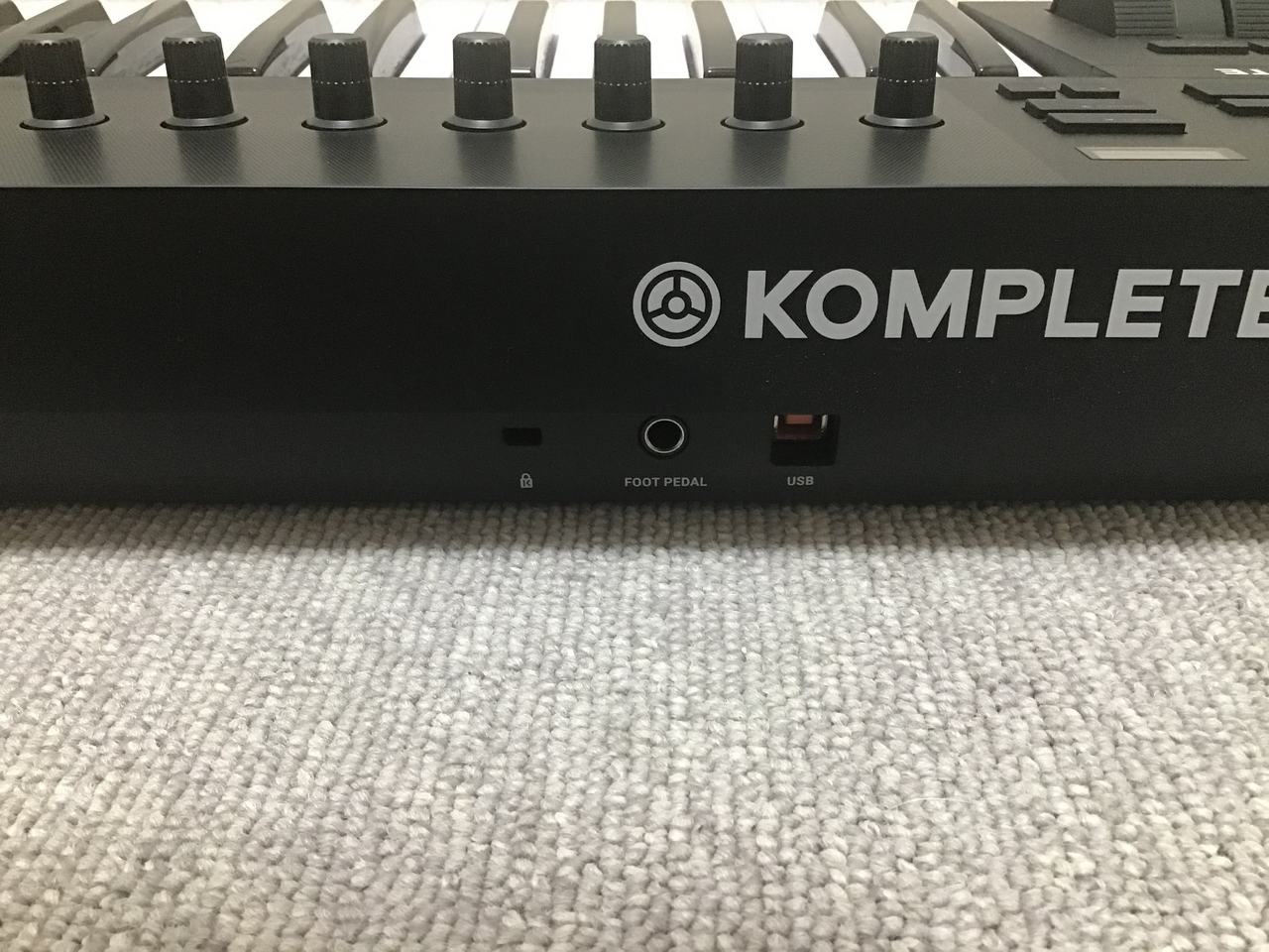 KOMPLETE KONTROL A25 MIDIコントローラー-