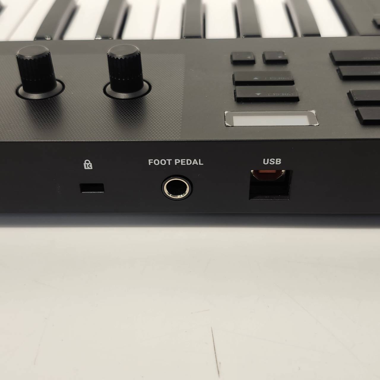 NATIVE INSTRUMENTS KOMPLETE KONTROL M32（中古/送料無料）【楽器検索 