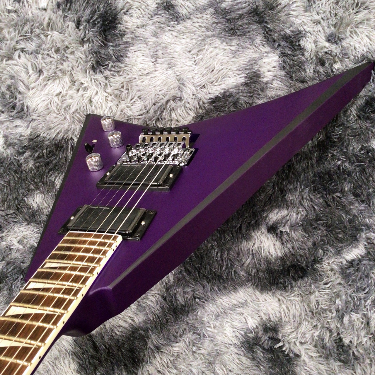 ランディローズ　モディファイ　ワンオフギター　Jackson スタイル 珍しい ファッション通販】 ランディローズ スタイル Jackson