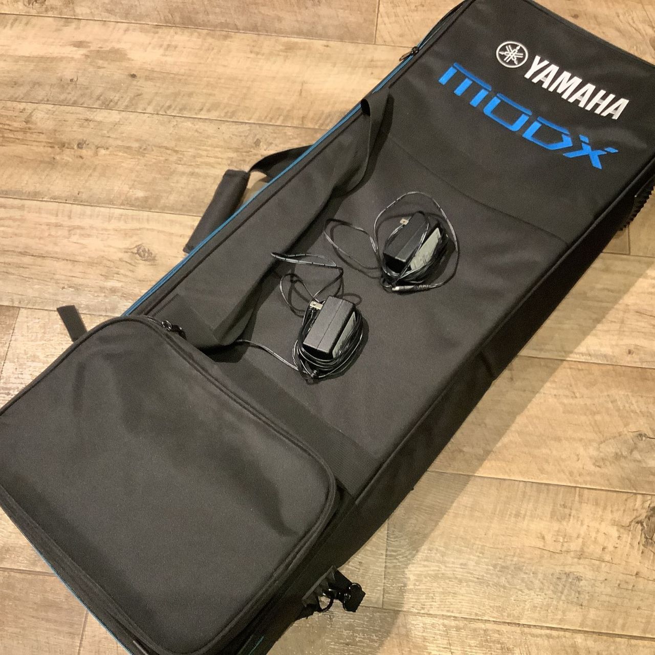 YAMAHA MODX6 (純正ソフトケース付属) 61鍵盤（中古/送料無料）【楽器