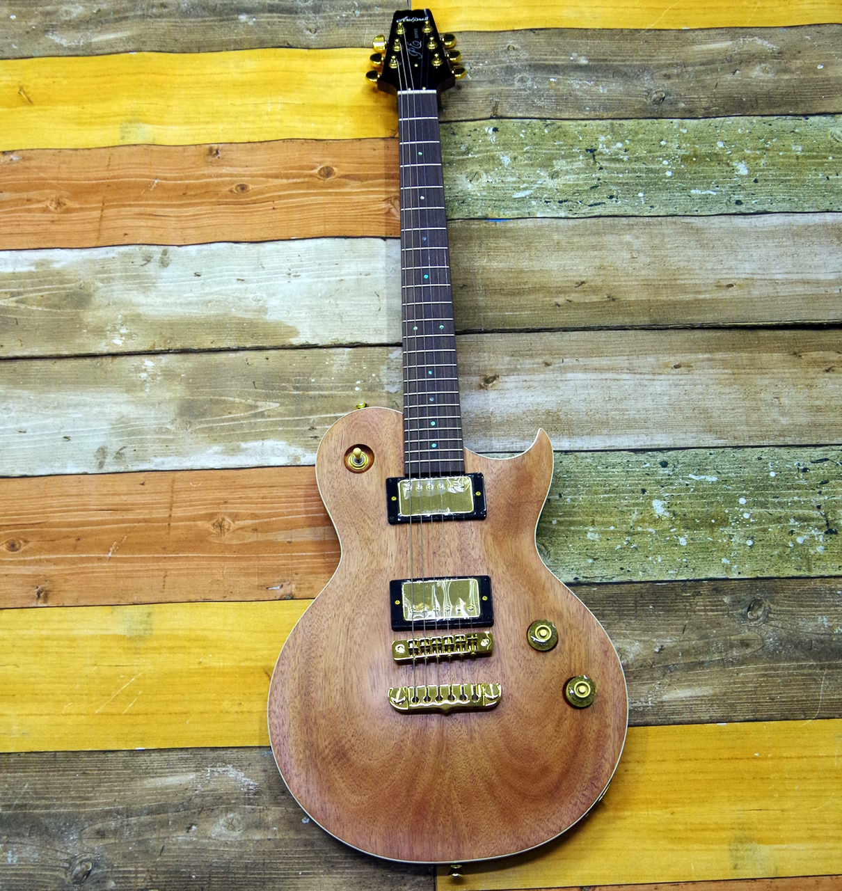 ARIA PRO II PE-600MH STBR エレキギター 現状品 AriaProⅡ PEシリーズ最新作、木の響きを活かしたPE-600MHが登場