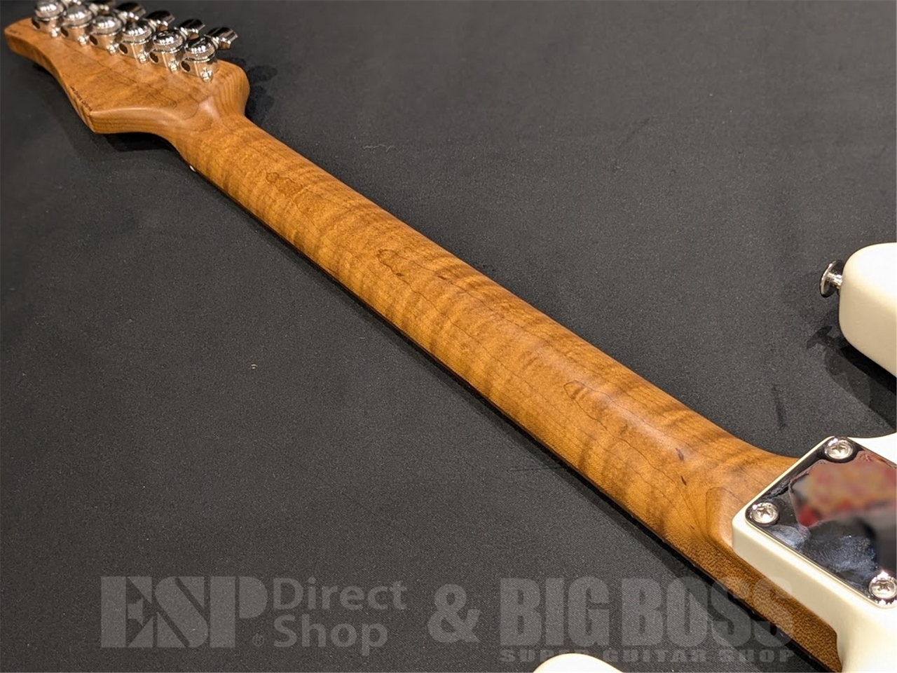 Suhr Standard Classic Roseted Flame Maple / Olympic White