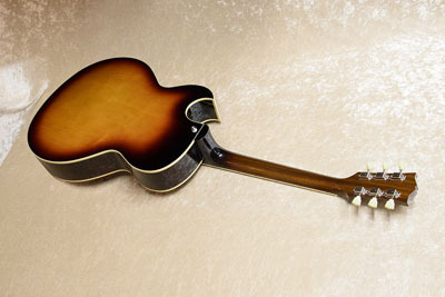 種類フルアコArchtop Tribute AT-105 Classic 美品送料込み！ - ギター