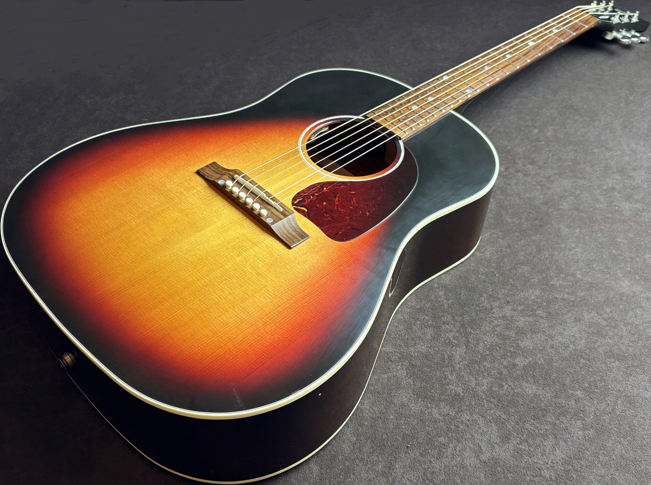 すみさん専用　GibsonJ-45 Standard Tri-Burst VOS Gibson The World-Famous Workhorse, Now in Tri-Burst VOS
