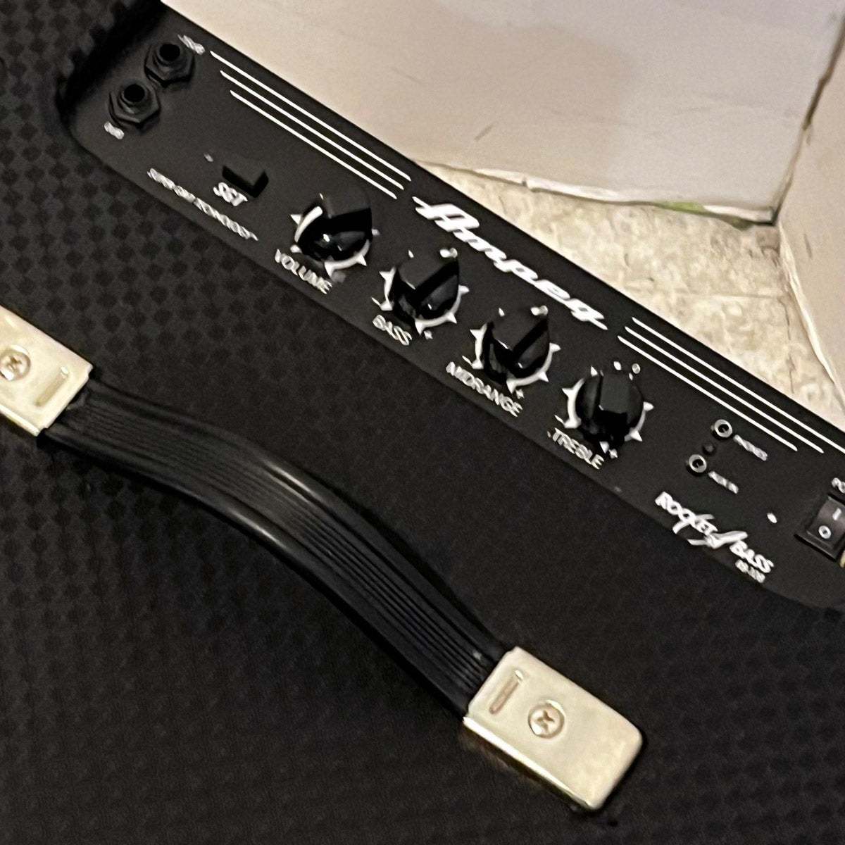 Ampeg Rocket Bass Series RB-108 30W出力 ベースアンプ アンペグ