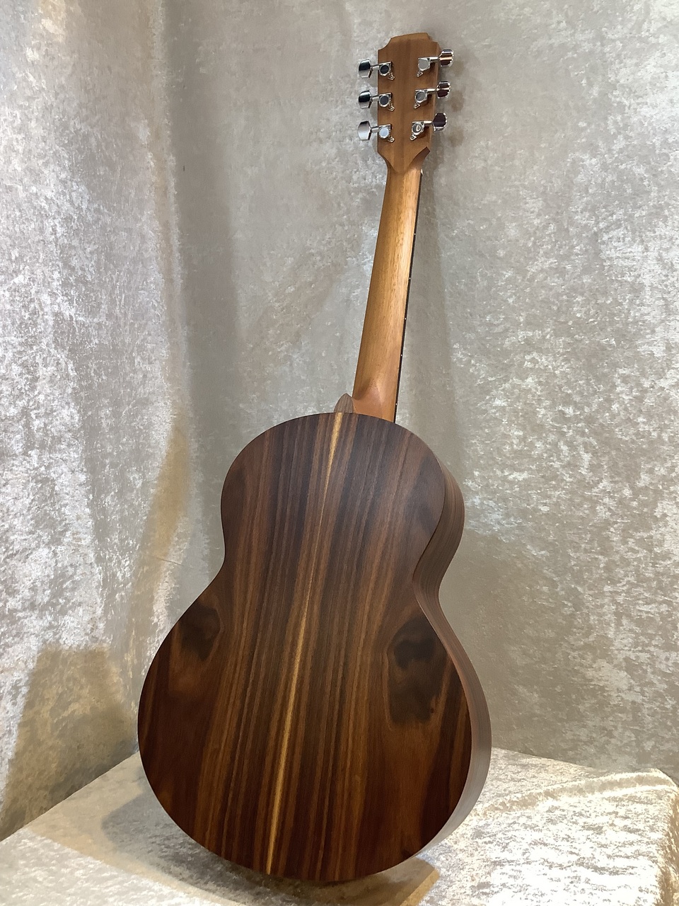 Sheeran by Lowden W02 【重厚な音色好きにおすすめ】（新品）【楽器検索デジマート】