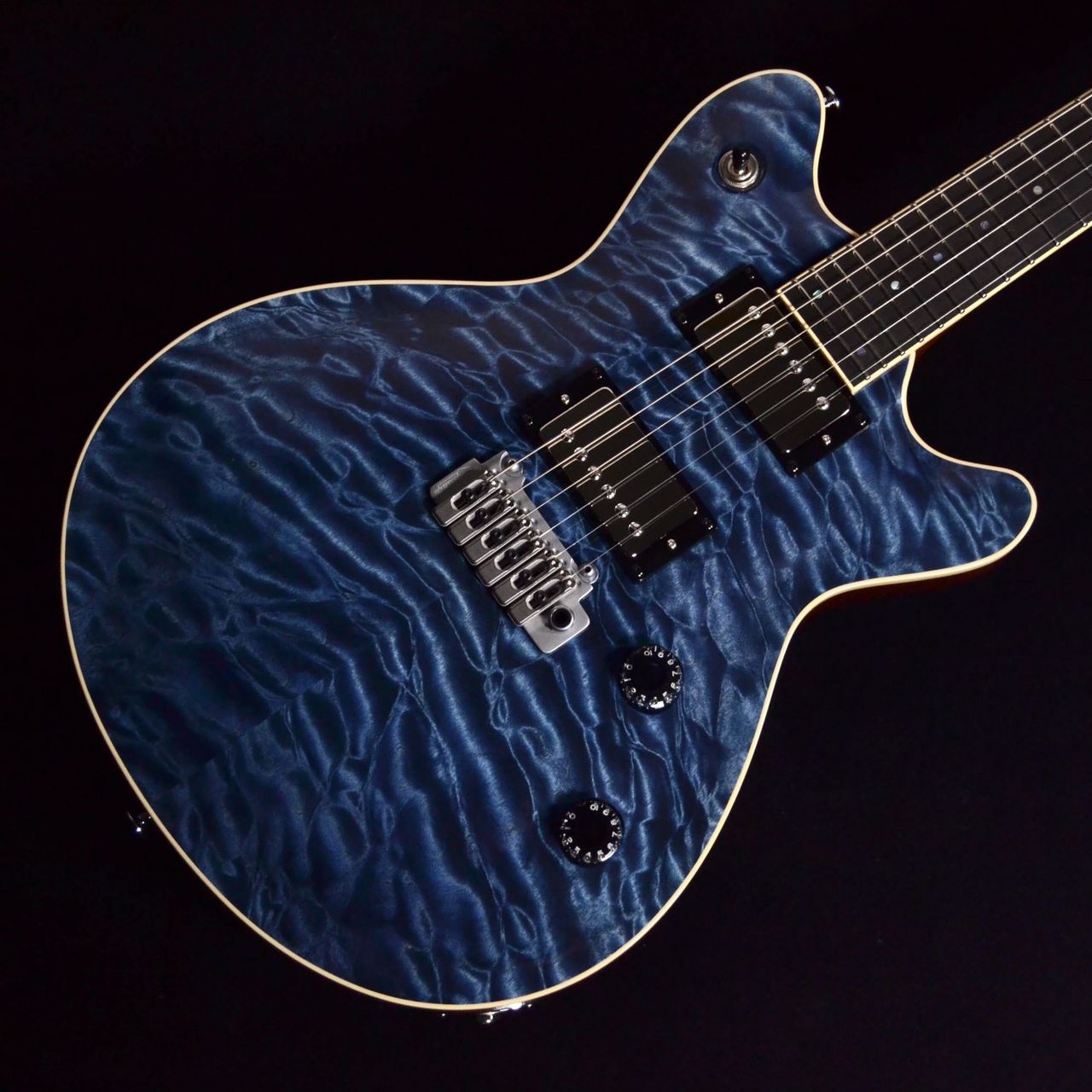 T's Guitars Arc-STD24 5A Quilted Maple Top Arctic Blue【現物画像
