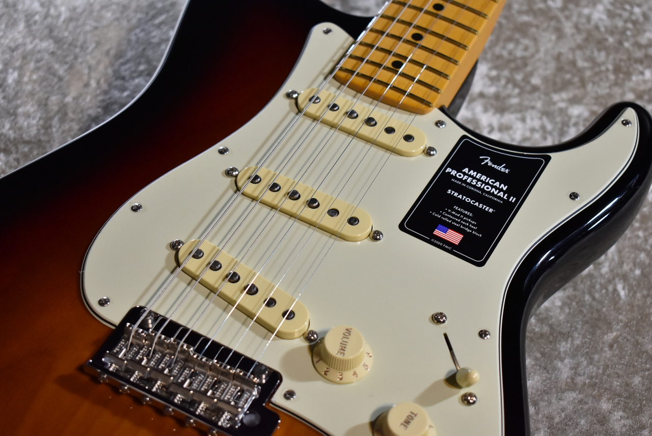 Fender AMERICAN PROFESSIONAL II STRATOCASTER MOD 3-Color Sunburst