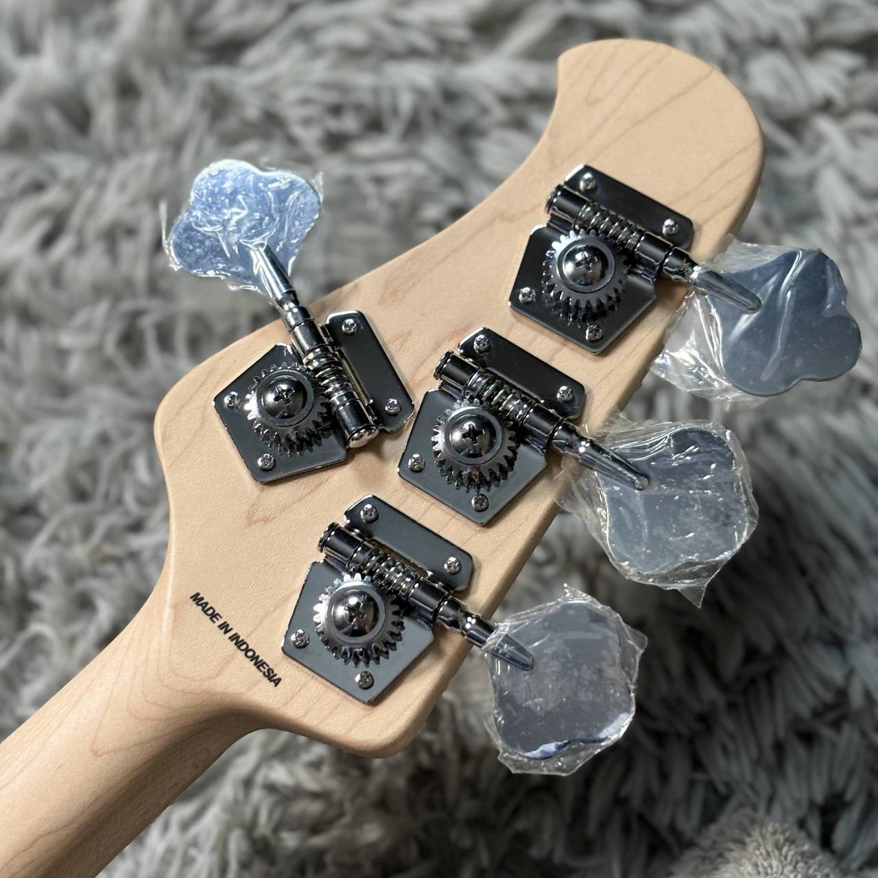 Sterling by MUSIC MAN 【実物写真】RAY4 Olive Gloss エレキベース