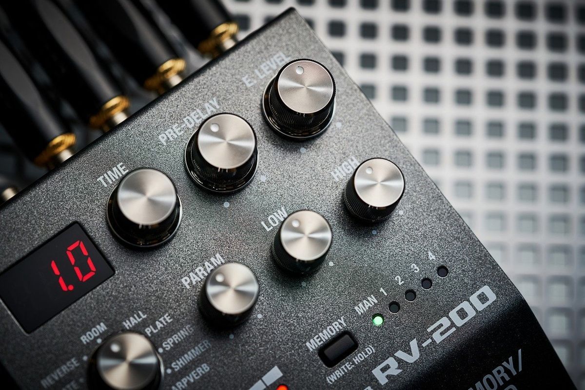 BOSS RV-200 Reverb ボス リバーブ RV200 ギター エフェクター【心斎橋