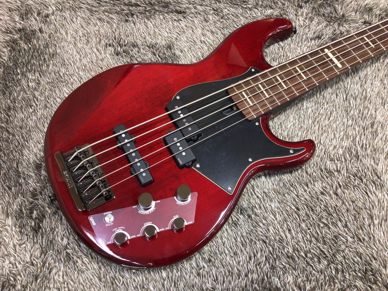 BB735A YAMAHA エレキベース5弦 BB735A YAMAHA エレキベース5弦 YAMAHA