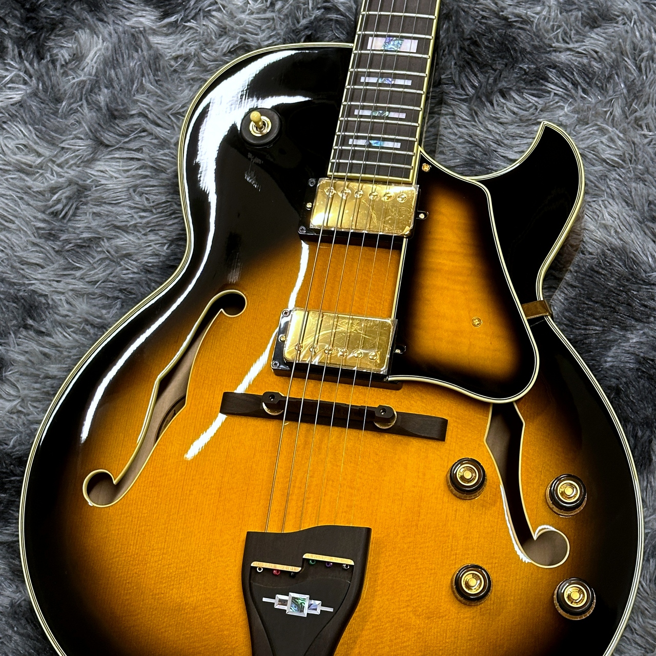 【楽天最安値に挑戦】 Ibanez LGB300-VYS (Vintage Yellow Sunburst) -George Benson 洋楽