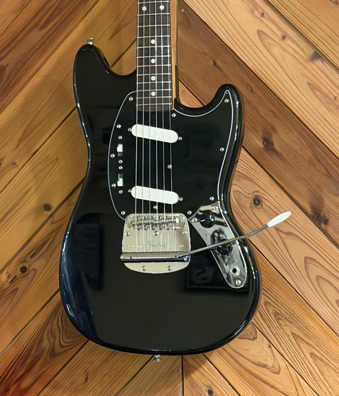 D*n様 Fender Mustang 69年仕様日本製MG69 OTM (中古 Fender Japan MG69 Mustang BLACK（中古）【楽器検索デジマート】