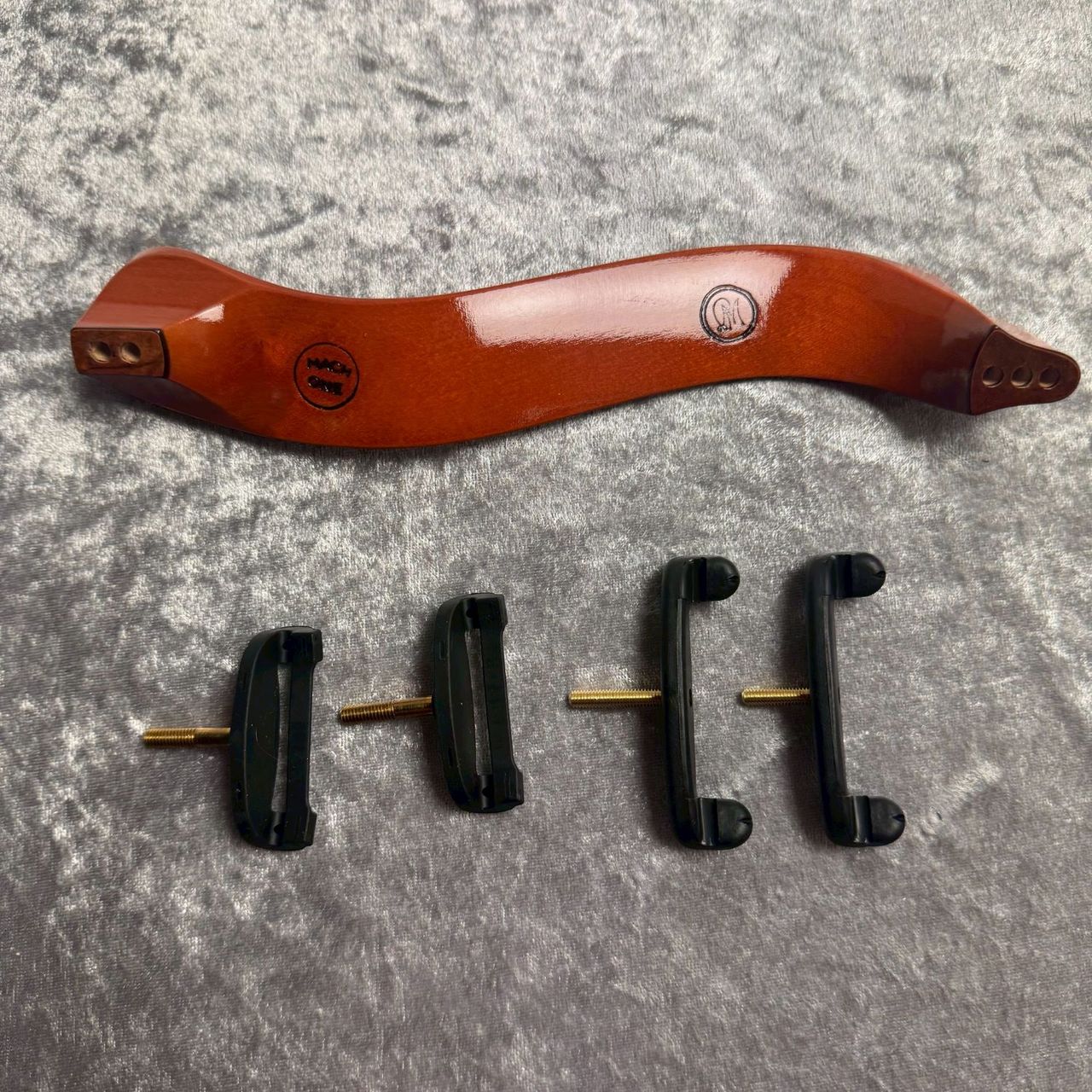 Mach One メイプル 肩当て 【バイオリン用】 【4/4、3/4用】（新品