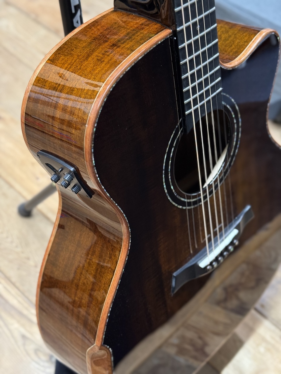 Stafford SFM-3 [MODERN SERIES]《エレアコ》【NEWモデル!】【店頭未