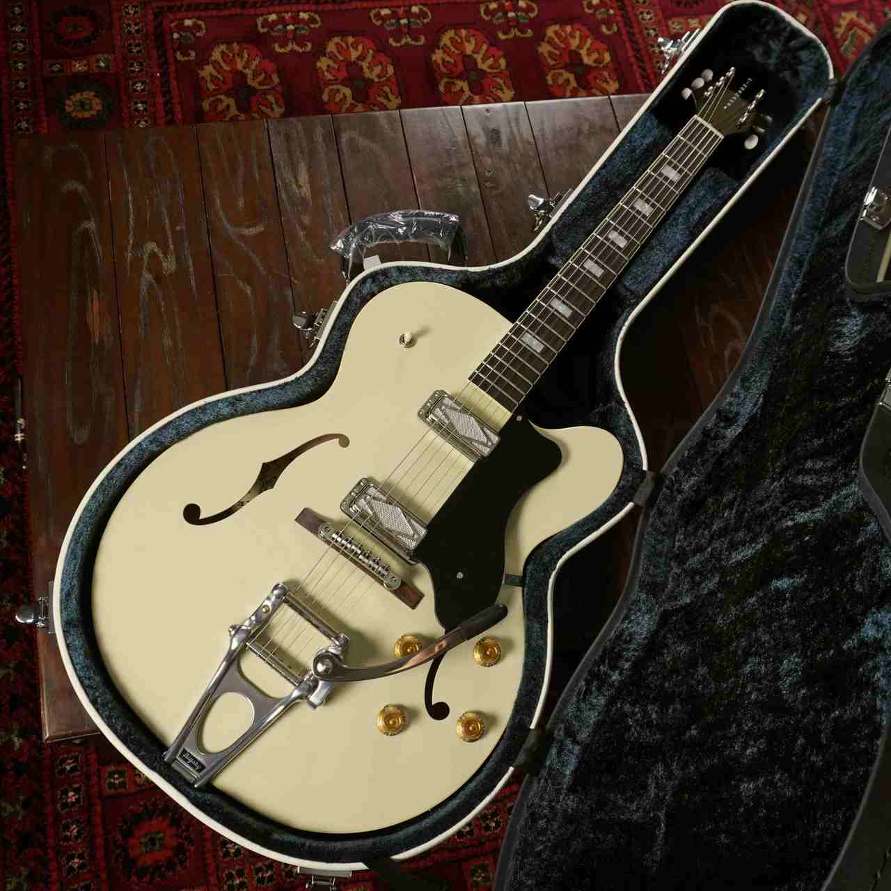 KING SNAKE Lester w/Bigsby B12 Black Bellied Yellow（新品特価
