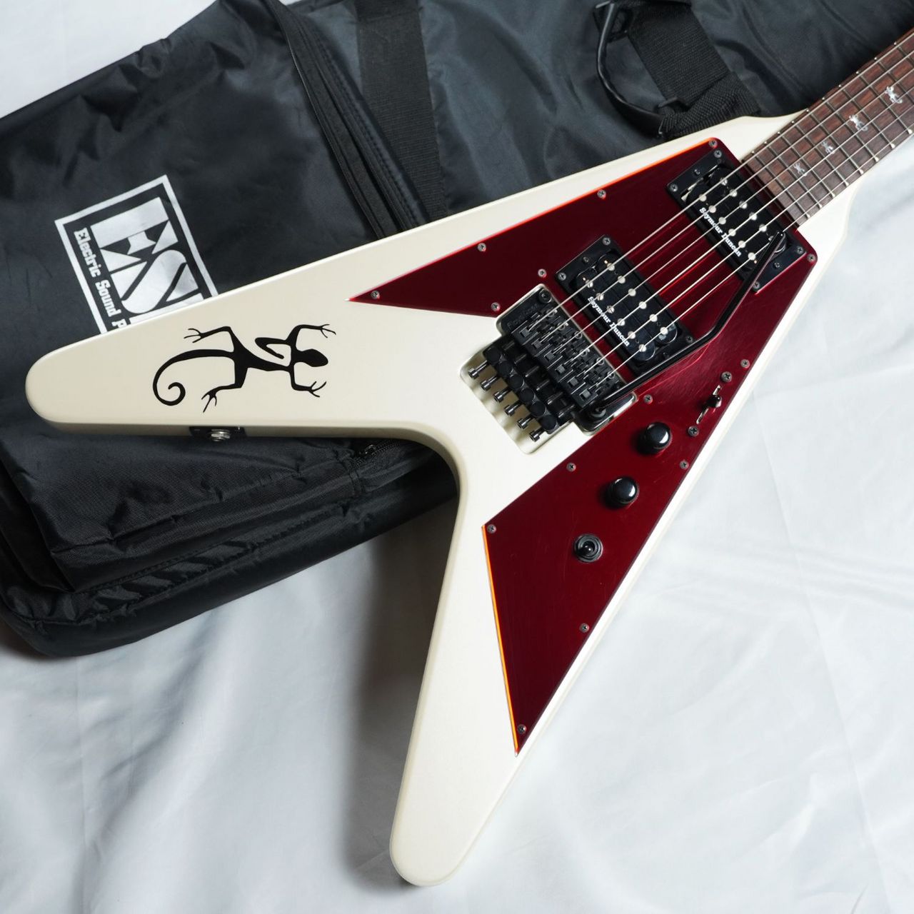 ギター yuki ESP LIZARD SPECIAL V-II /Pearl White YUKI(DUSTAR-3 Rayflower