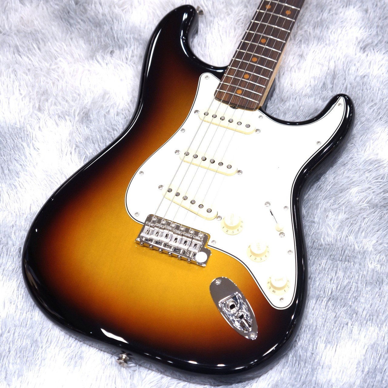 Fender American Vintage II 1961 Stratocaster / 3-Color Sunburst