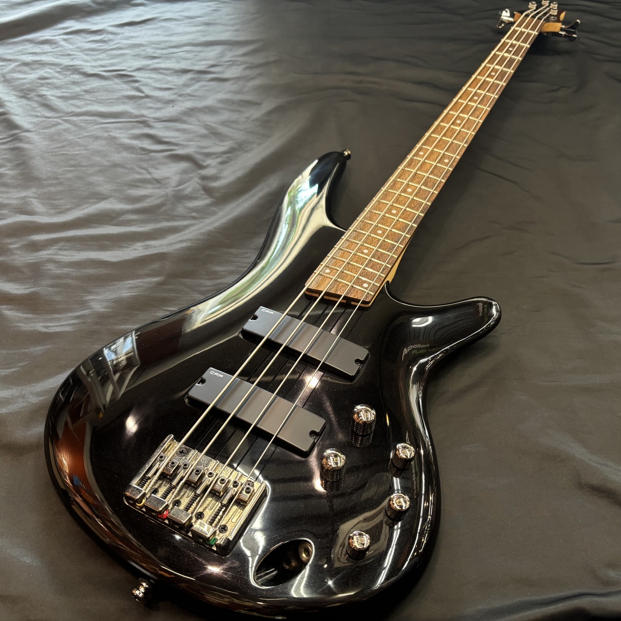 気質アップ Ibanez SR300/BLK(アイバニーズ ベース)（中古）【楽器検索 ベース