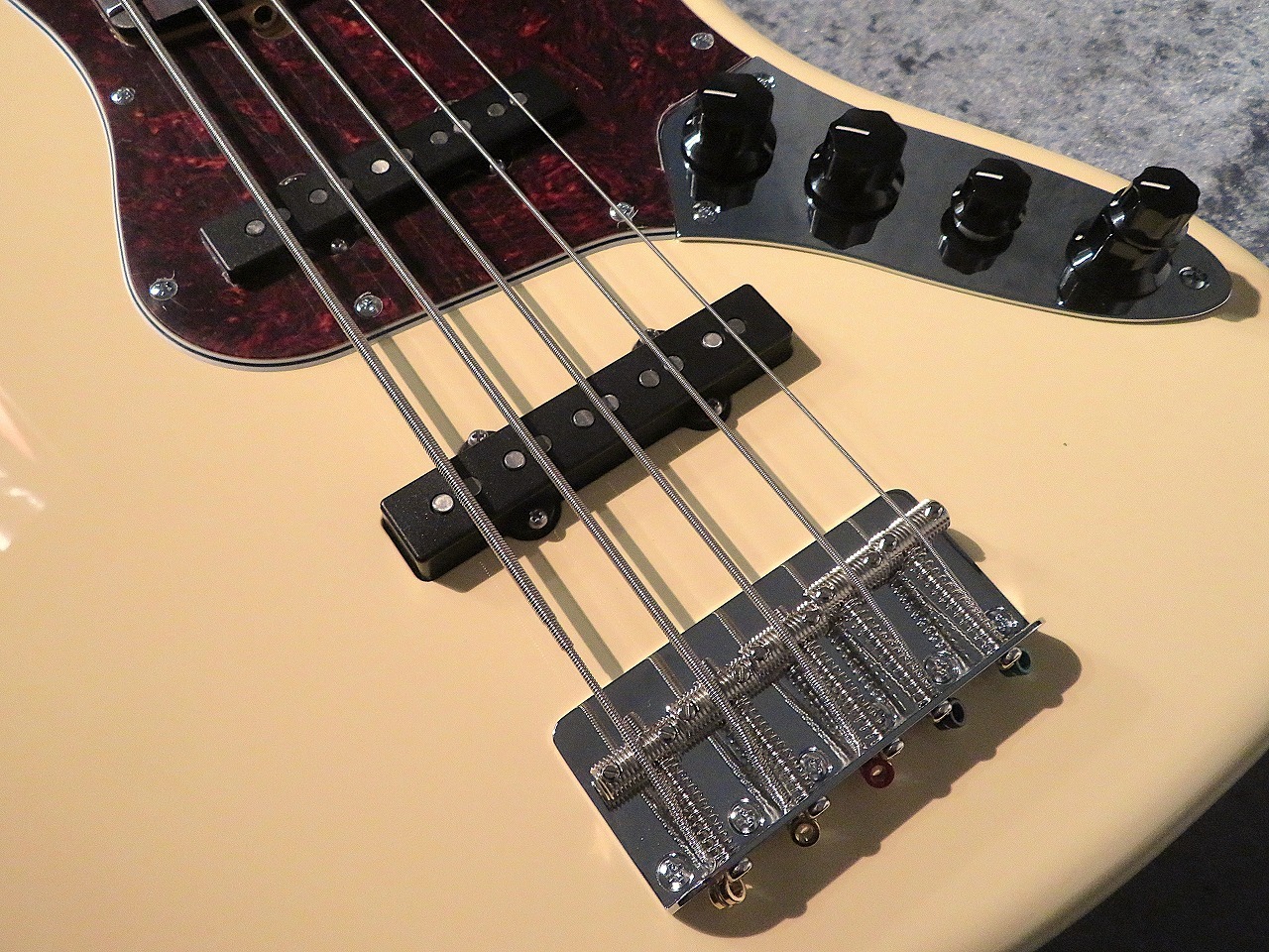 Provision VJB5 Deluxe -Vintage White-【特注仕様】【5連ペグ】【軽量